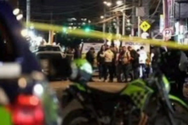 De acuerdo al reporte, Duque fue herido en la mandíbula izquierda y en el brazo derecho.