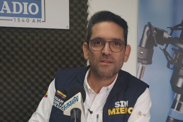 Juan Guillermo Zuluaga, precandidato presidencial, en su visita a las instalaciones de LA PATRIA. 