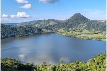 Turistas y pescadores de San Diego (Samaná) regresan a la Laguna tras más de un mes de cierre por emergencia sanitaria.