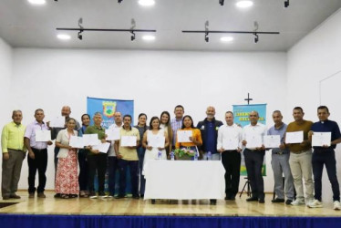 Fotos I Facebook alcaldías I LA PATRIA  Un compendio de noticias de municipios expone la capacitación a líderes religiosos e integrantes de diversas congregaciones. El anuncio de demoliciones. Homenaje a la banda sinfónica por sus logros y galería de imágenes de las fiestas en el municipio.