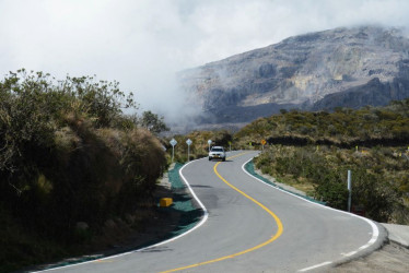 Este fin de semana hay pico y placa ambiental en la vía Manizales - Murillo, carretera que bordea el volcán Nevado del Ruiz. 