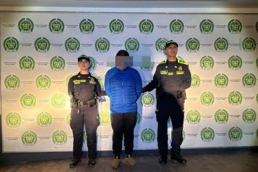 Al capturado lo mandaron a la cárcel. 