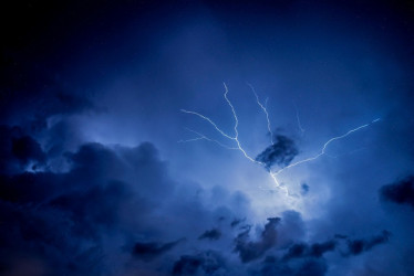 El grupo explicó haber recibido hasta dos descargas y fue evacuado de emergencia.