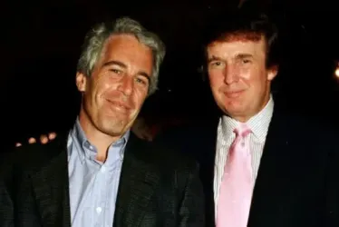 Jeffrey Epstein y Donald Trump en 1997.