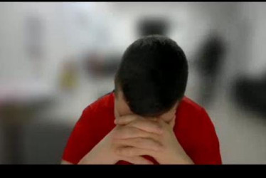 A un hombre lo acusan de acceso carnal abusivo y actos sexuales con una menor de 14 años, en Manizales. Era el padrastro de la víctima. No aceptó cargos.