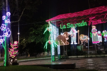 La chispa navideña resiste tres robos. La Navidad del parque San José vive en las sombras por culpa de ladrones, asegura la Alcaldía de Manizales. El alumbrado navideño está instalado, pero ha sufrido tres robos de cableado.