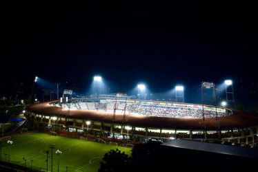 Las nuevas luces del estadio Palogrande permiten crear efectos al ritmo de la música y adaptarse a cada tipo de evento, de acuerdo con la Alcaldía de Manizales.