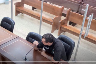 Una mujer ayudó a atrapar a un sujeto que lesionó a su cuñado e intentó robar un carro. El caso tuvo lugar esta semana en Manizales. 