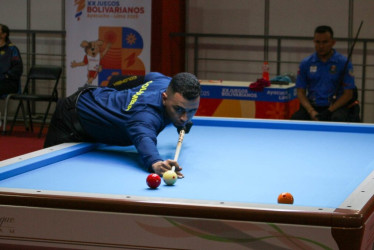 El segundo oro colombiano llegó en la exigente modalidad de tres bandas masculino,