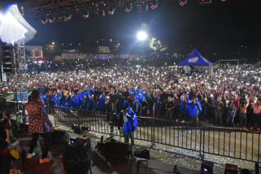 La entrega de esta importante obra coincidió con una noche especial para la comunidad, que también disfrutó del concierto de Navidad ofrecido por la Alcaldía de Armenia