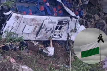 En el accidente murieron 16 estudiantes y el conductor del bus.