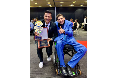 Diego Espino, secretario del Deporte de Manizales y José Aldiver García, presidente del Comité Paralímpico Colombiano. 