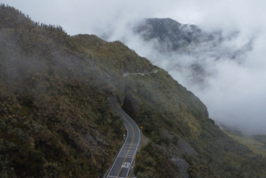  Este fin de semana hay pico y placa ambiental en la vía Manizales - Murillo, carretera que bordea el volcán Nevado del Ruiz. 