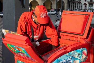 Wílmar Páez Lleva 7 años vendiendo helado en Manizales. No tiene pensión ni recibe subsidios.