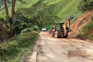 Caldas hizo mantenimiento de 1.932 kilómetros de vías y atendió 1.782 puntos críticos en el 2025. Con $11 mil millones busca fortalecer su maquinaria en el 2026.