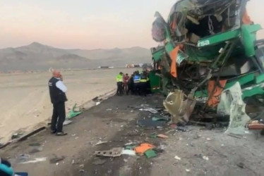 Un bus de la empresa Oltursa, que se dirigía a Lima, chocó con la parte posterior de un ómnibus de la empresa El Peruanito