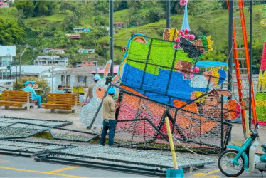 lgunas de las figuras navideñas que serán instaladas en este municipio de Caldas.