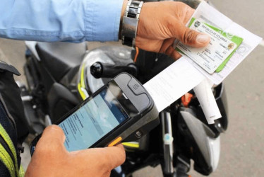 Un guarda terminó condenado a 96 meses por el delito de concusión. Le planteó a una mujer tener relaciones o pagar $200 mil, a cambio de no multarla.