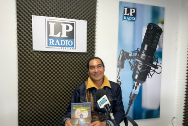  Guillermo Alexánder Moreno, creador de la Escuela de Autoconocimiento y autor del libro Orientación trascendental para el alma.  