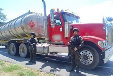 Con una válvula ilegal y una manguera de alta presión alcanzó a sacar 5 mil galones de hidrocarburos. Reconoció que hurtó gasolina e hizo preacuerdo con la Fiscalía.