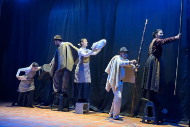 La obra se centra en los tres grandes incendios que marcaron a Manizales a principios del siglo XX y que la obligaron a reconstruirse una y otra vez.