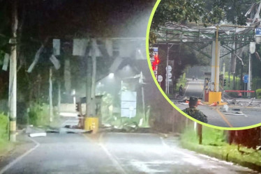 Un peaje fue destruido este martes en un ataque con explosivos atribuido a la guerrilla del Ejército de Liberación Nacional (Eln) en una carretera del Valle de Aburrá