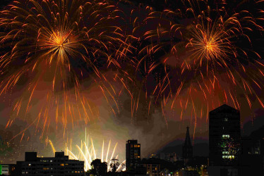 La duración de la pirotecnia no será tan extensa este año para darle más protagonismo a los drones y tener un espectáculo más amigable con el medioambiente, según indican desde Chec.