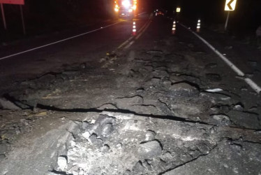 El puente, tras la explosión del sábado.