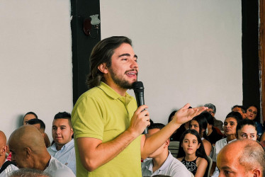 Santiago Osorio Marín actualmente es representante a la Cámara por Caldas.