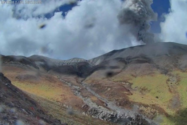 la columna fue registrada por una de las cámaras de control instaladas en la zona