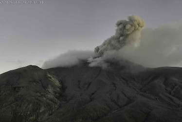  A las 5:35 p. m. del martes 25 de noviembre, el volcán Puracé-cadena volcánica Los Coconucos realizó una emisión de ceniza que alcanzó los 1.7 km de altura. 