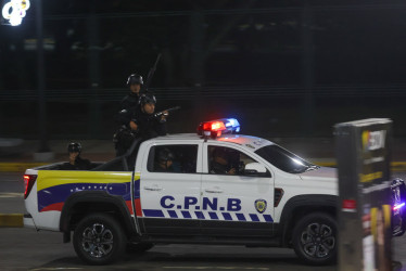 Militares por las calles de Caracas tras varias detonaciones y explosiones en la madrugada de este sábado