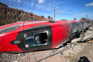 Ya son 41 las personas fallecidas por el accidente férreo de este fin de semana en el sur de España, donde un tren se descarriló y causó el choque de otro.