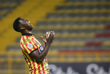 El Deportivo Pereira, en una crisis económica e institucional desde hace meses, empezó oficialmente la temporada 2026 con una derrota 0-2 en Armenia (como local) ante Llaneros, por la primera fecha de la Liga.