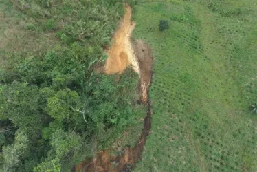 El Ideam declaró alerta por deslizamientos en los 14 municipios de Risaralda. Pereira, Santa Rosa y Pueblo Rico, en nivel rojo. Vigilan ríos Cauca y Otún.