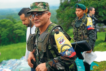 Iván Mordisco, jefe del Emc, les propuso a los comandantes del Eln, la Segunda Marquetalia y el Cneb unirse tras la intervención de Estados Unidos en Venezuela.