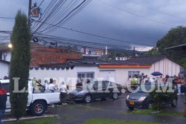 La víctima intentó huir, pero las lesiones fueron fatales y murió en el sitio.