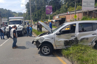Así quedó el vehículo luego de la colisión que se presentó cerca del sector de la antigua Playita.