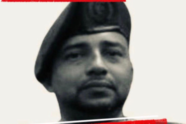 El ministro detalló que sobre el presunto cabecilla pesaban múltiples órdenes de captura vigentes y una solicitud de extradición