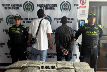 Vehículo en el que eran transportados varios paquetes de marihuana fue incautado por la Policía en Calarcá.