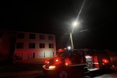 La conflagración afectó una vivienda, pero la rápida reacción de los vecinos evitó que el fuego se propagara.
