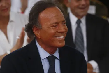 Julio Iglesias.