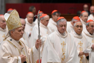 León XIV siembra la conciliación entre los cardenales para una 'pax vaticana'