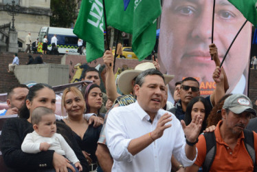 Mauricio Lizcano, candidato presidencial, durante su vista a Manizales. 