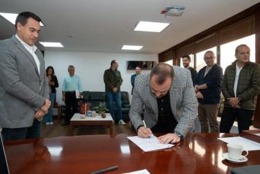 Fotos|Alcaldía| LA PATRIA  Posesión del nuevo secretario del Interior, Andrés Mauricio Gaitán Guzmán.