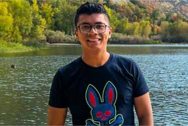 Waisman David Mora Bejarano aprovechó cada recorrido al exterior con Yeison Jiménez para tomarase uan fotografía. En la imagen en una visita a Estados Unidos.