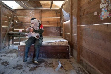 Crisis Group instó al Estado colombiano a reforzar los mecanismos de prevención temprana, aumentar la protección en las escuelas y a fortalecer las investigaciones judiciales contra las redes de reclutamiento, así como a ampliar los programas de atención a los menores desvinculados y sus familias.