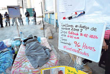 Foto | EFE | LA PATRIA  Un grupo de familiares de presos políticos en Venezuela, que ya cumplen más de 100 horas en huelga de hambre, exigieron al presidente del Parlamento, el chavista Jorge Rodríguez, que cumpla con su promesa de que "todos" estos detenidos serían liberados una vez se aprobara la ley de amnistía, que fue aplazada al haber diferencias en un artículo.