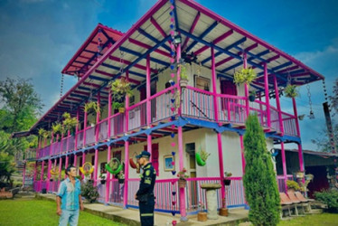 Acompañamiento a turistas Foto | LA PATRIA