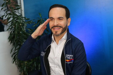 Entrevista con el precandidato presidencial Abelardo de la Espriella. Promete quitar peajes en Caldas y construir Aerocafé. Además, responde a cuestionamientos.